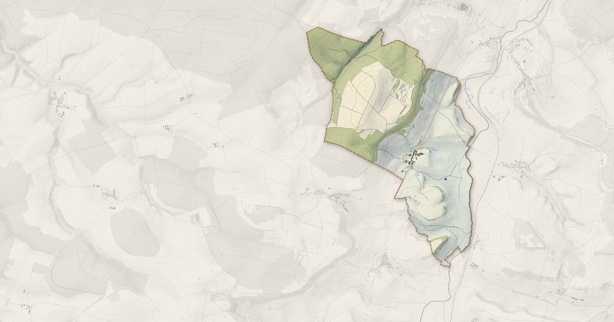 Portrait cartographique de Bourg-Sainte-Marie : relief, eau, forêts, bâti et voies, calculés à partir des données de l'IGN