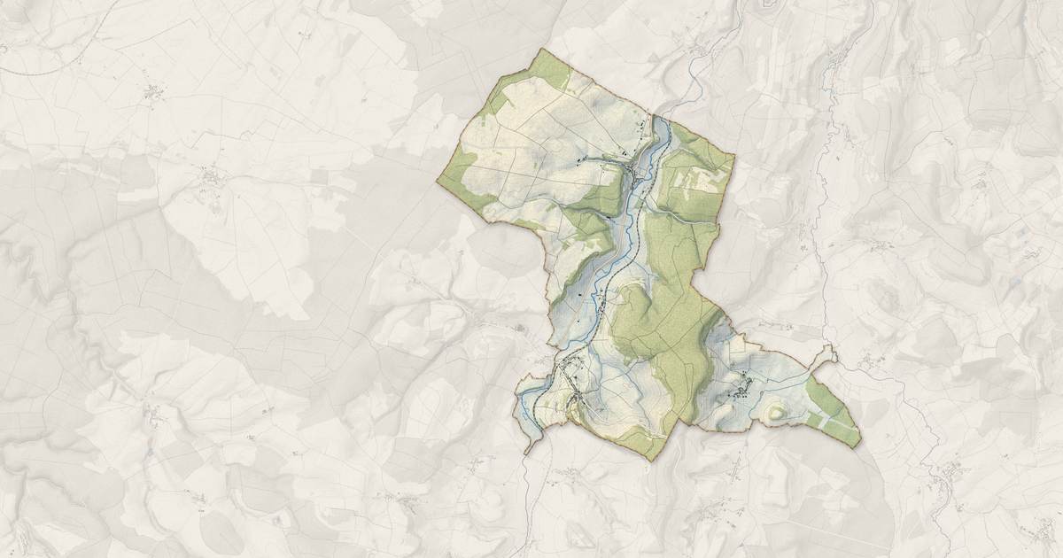 Portrait cartographique de Bourmont-entre-Meuse-et-Mouzon : relief, eau, forêts, bâti et voies, calculés à partir des données de l'IGN