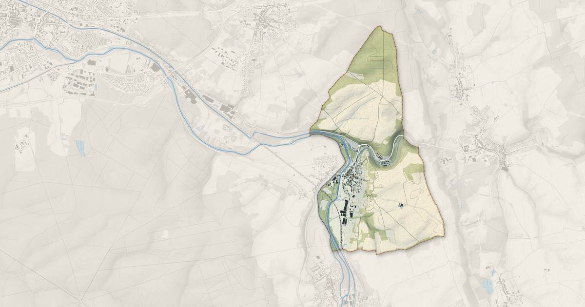 Portrait cartographique de Chamouilley : relief, eau, forêts, bâti et voies, calculés à partir des données de l'IGN