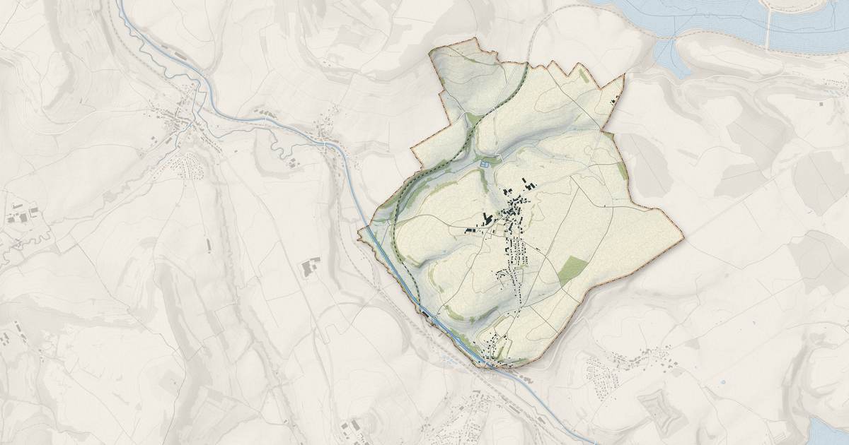 Portrait cartographique de Champigny-lès-Langres : relief, eau, forêts, bâti et voies, calculés à partir des données de l'IGN