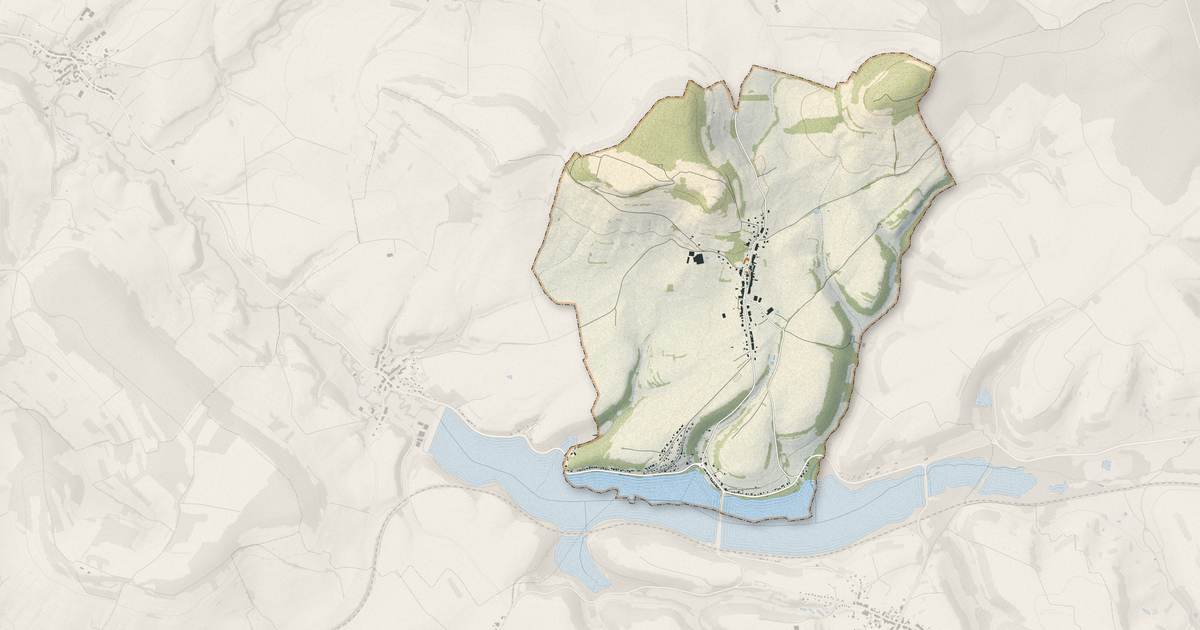 Portrait cartographique de Changey : relief, eau, forêts, bâti et voies, calculés à partir des données de l'IGN