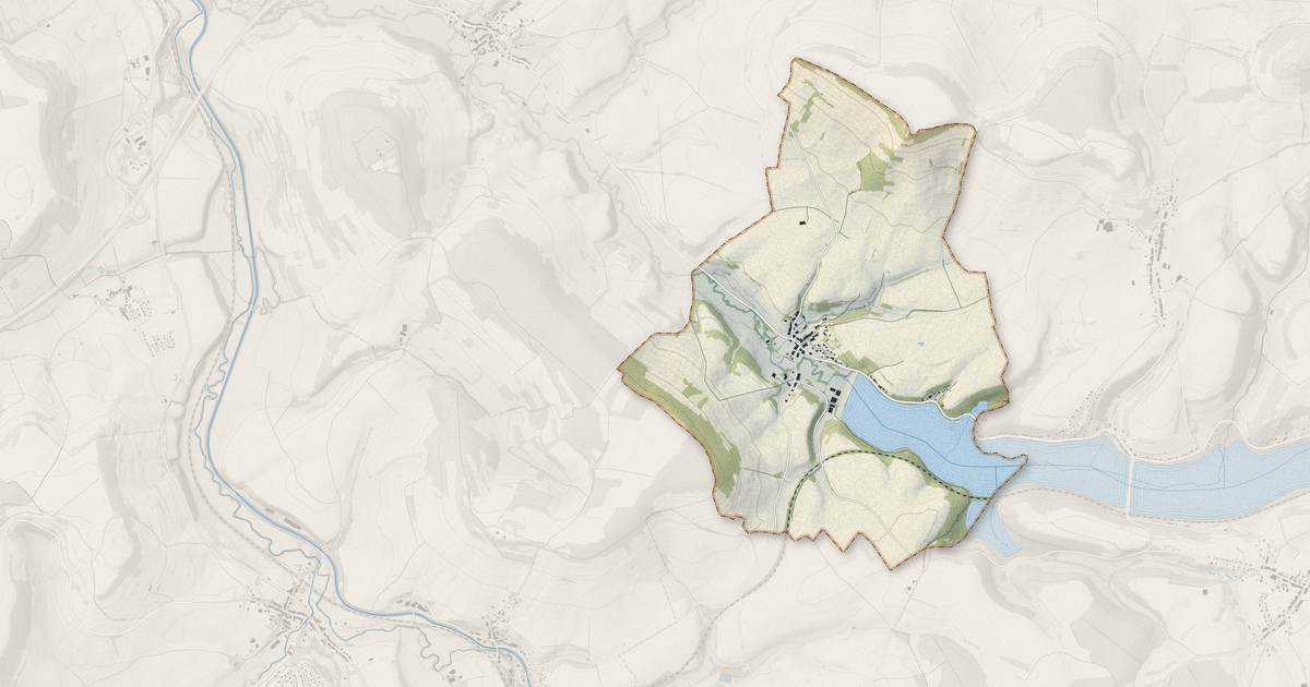 Portrait cartographique de Charmes : relief, eau, forêts, bâti et voies, calculés à partir des données de l'IGN