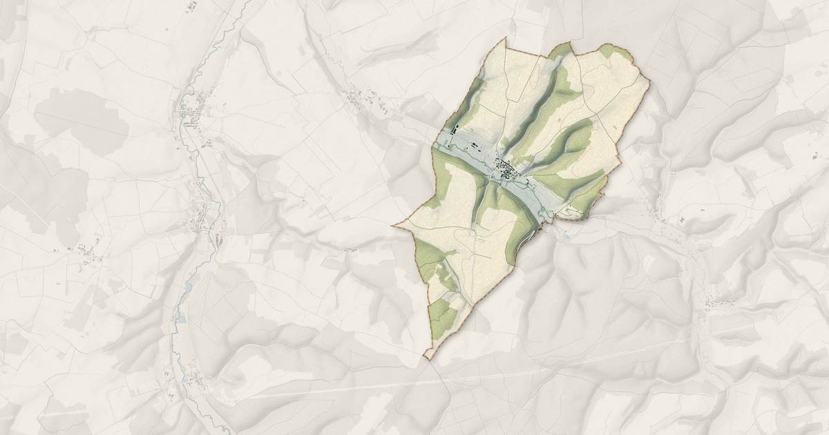 Portrait cartographique de Charmes-la-Grande : relief, eau, forêts, bâti et voies, calculés à partir des données de l'IGN