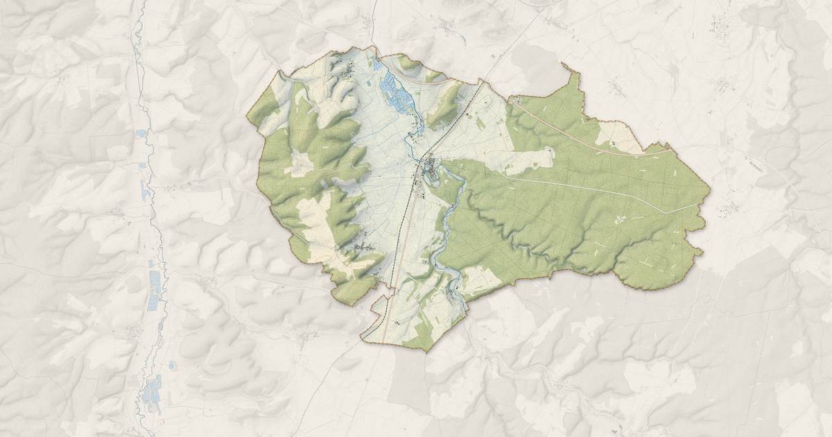 Portrait cartographique de Châteauvillain : relief, eau, forêts, bâti et voies, calculés à partir des données de l'IGN