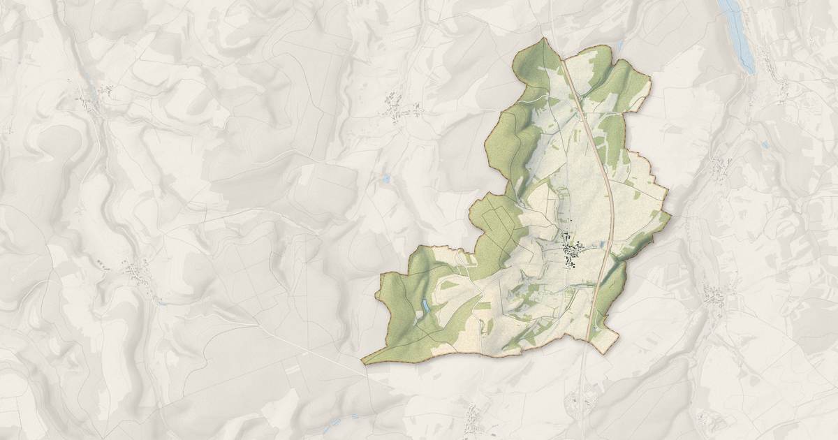 Portrait cartographique de Courcelles-en-Montagne : relief, eau, forêts, bâti et voies, calculés à partir des données de l'IGN