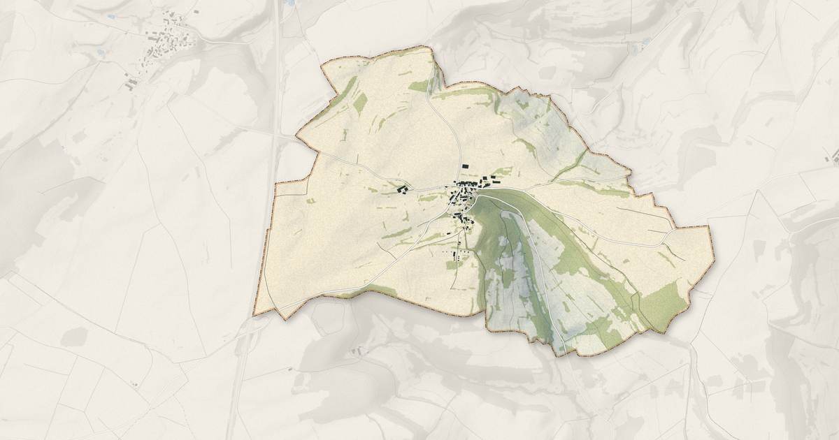 Portrait cartographique de Leuchey : relief, eau, forêts, bâti et voies, calculés à partir des données de l'IGN