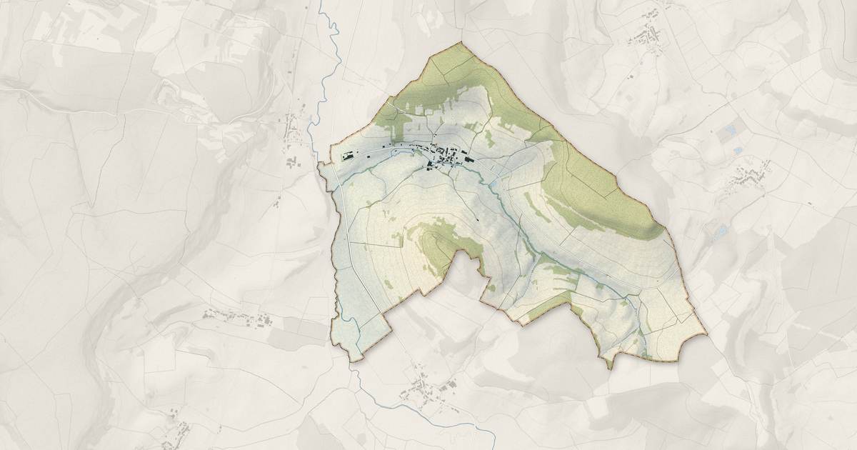 Portrait cartographique de Outremécourt : relief, eau, forêts, bâti et voies, calculés à partir des données de l'IGN