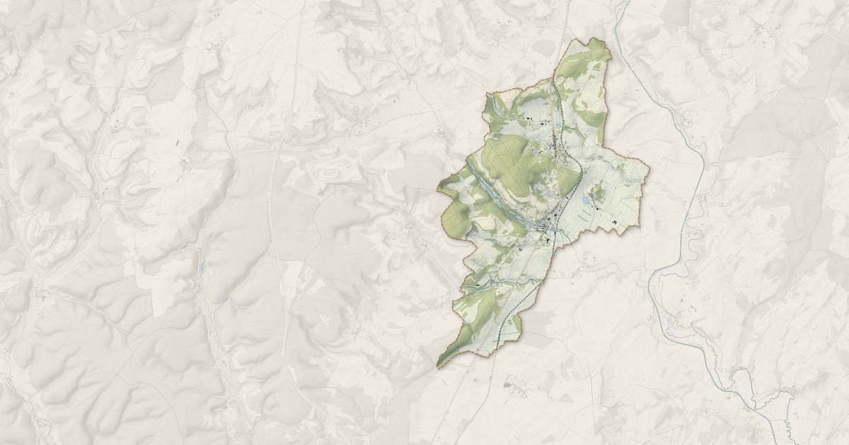 Portrait cartographique de Le Montsaugeonnais : relief, eau, forêts, bâti et voies, calculés à partir des données de l'IGN