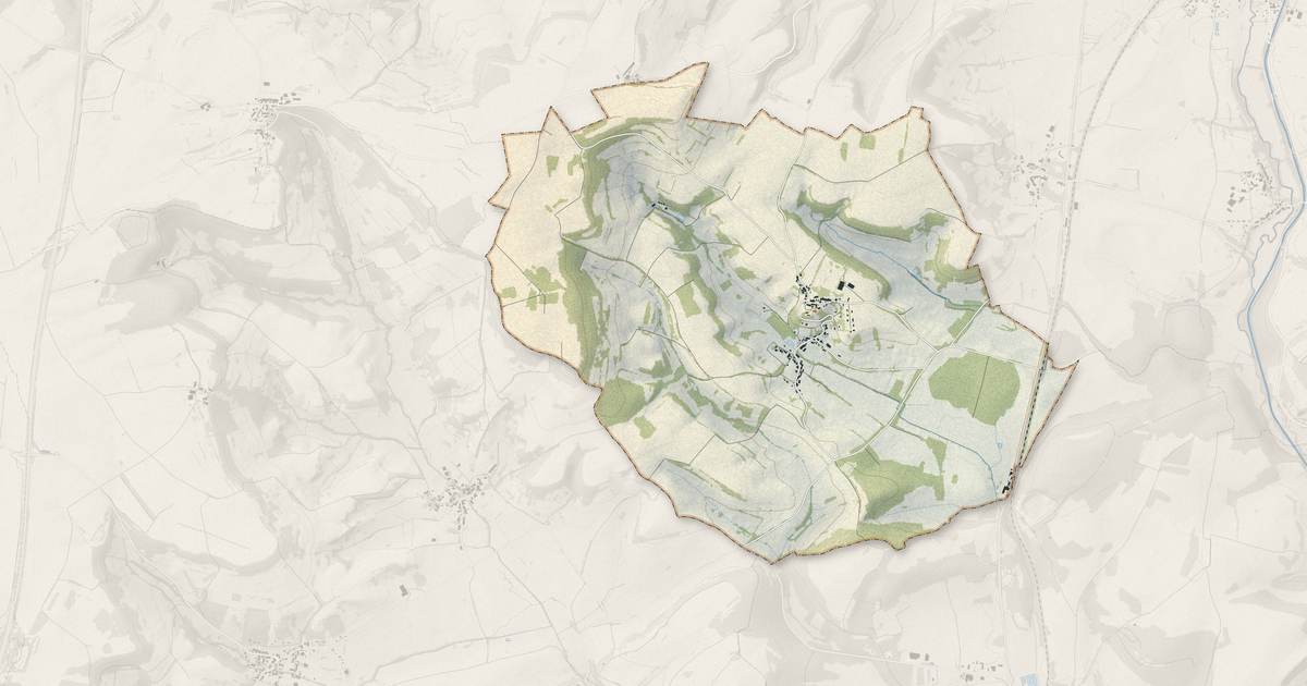 Portrait cartographique de Saint-Broingt-les-Fosses : relief, eau, forêts, bâti et voies, calculés à partir des données de l'IGN