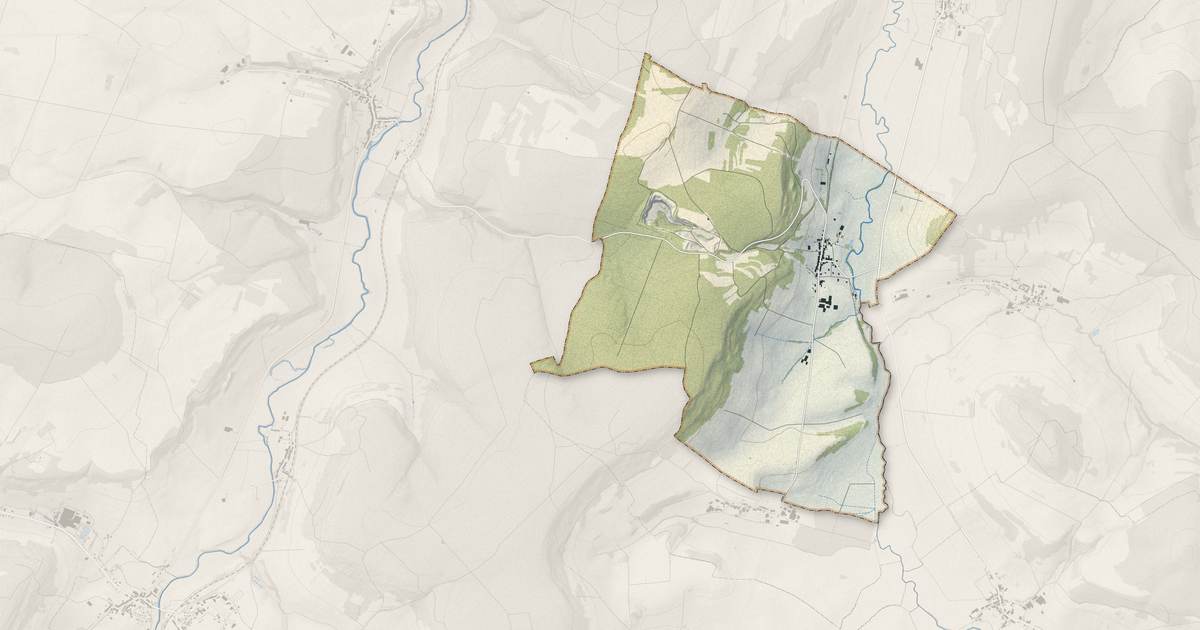 Portrait cartographique de Sommerécourt : relief, eau, forêts, bâti et voies, calculés à partir des données de l'IGN