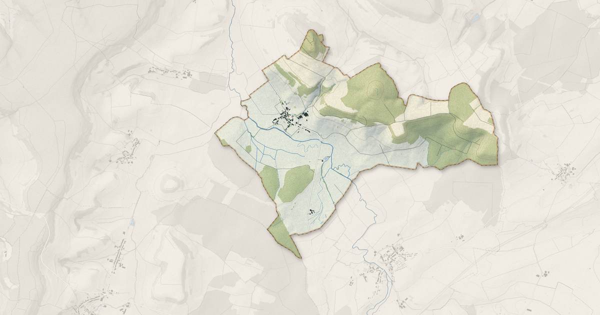 Portrait cartographique de Soulaucourt-sur-Mouzon : relief, eau, forêts, bâti et voies, calculés à partir des données de l'IGN