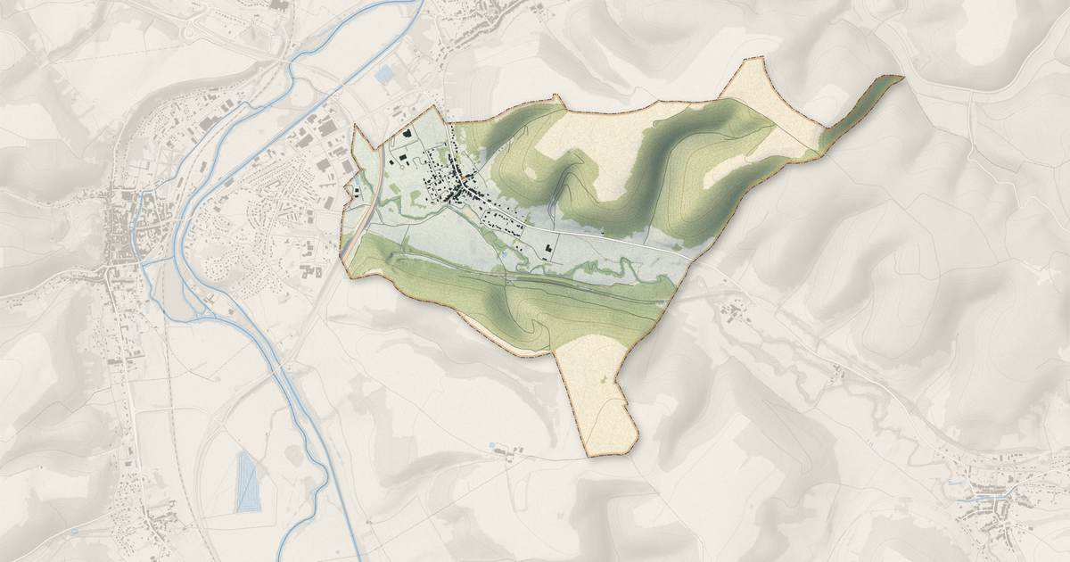 Portrait cartographique de Suzannecourt : relief, eau, forêts, bâti et voies, calculés à partir des données de l'IGN