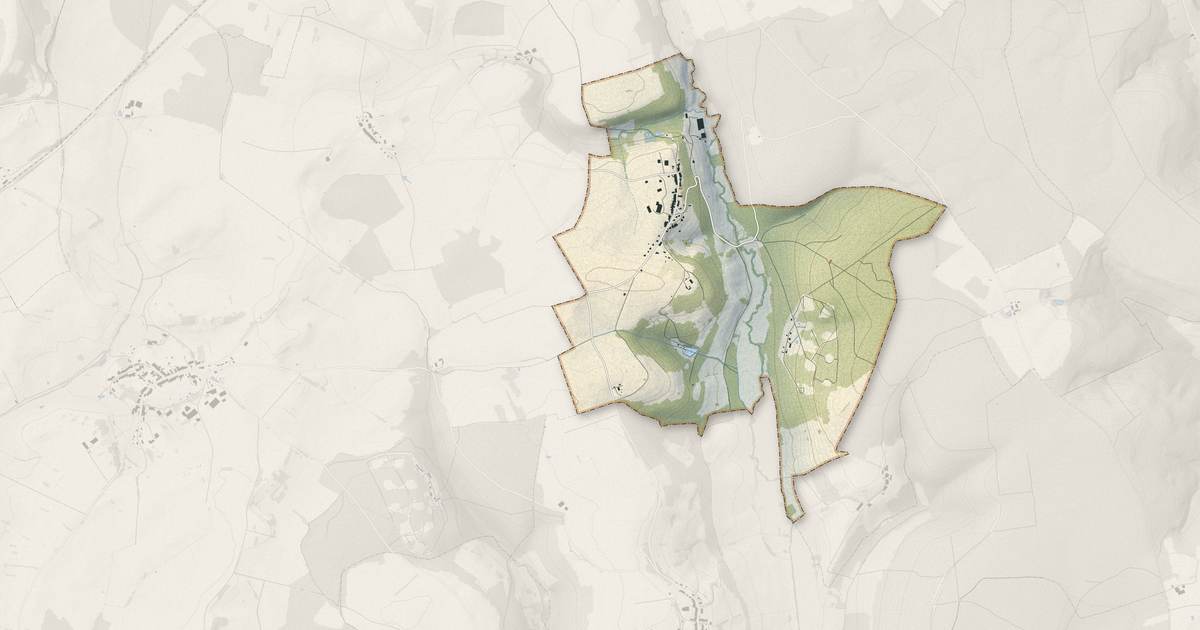 Portrait cartographique de Violot : relief, eau, forêts, bâti et voies, calculés à partir des données de l'IGN