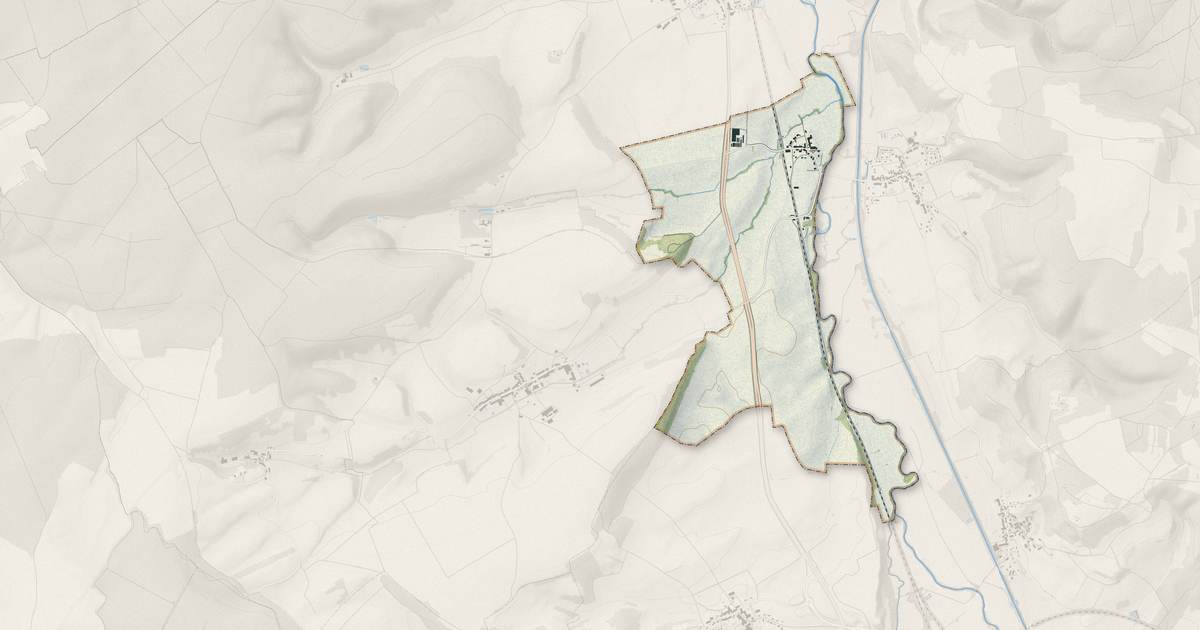 Portrait cartographique de Vraincourt : relief, eau, forêts, bâti et voies, calculés à partir des données de l'IGN