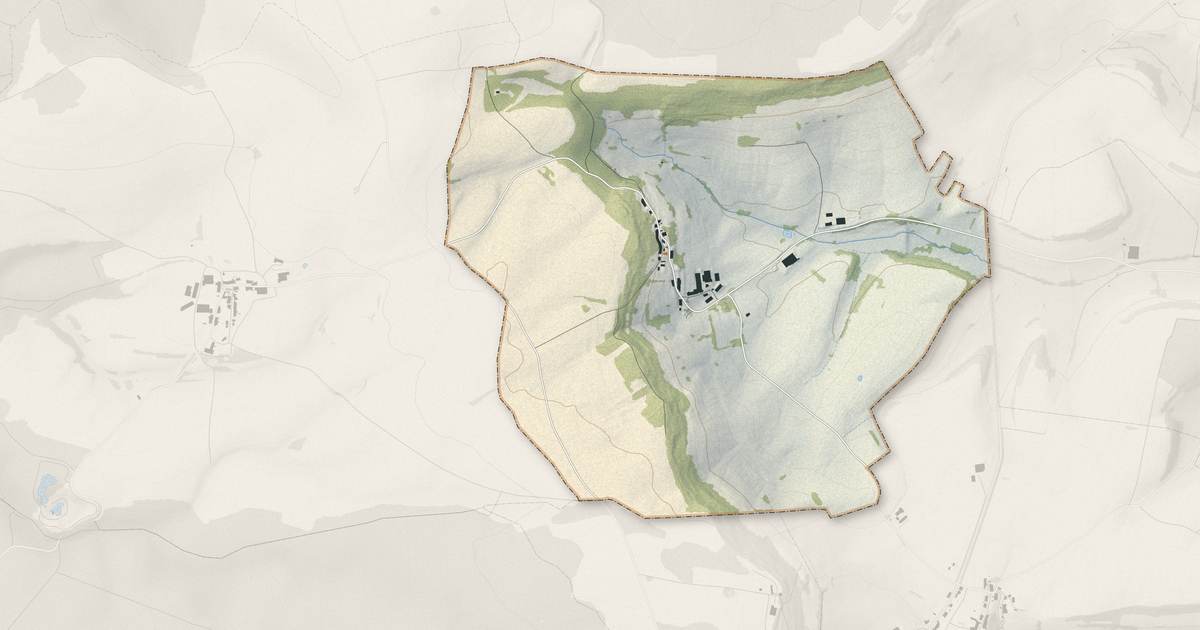 Portrait cartographique de Vroncourt-la-Côte : relief, eau, forêts, bâti et voies, calculés à partir des données de l'IGN
