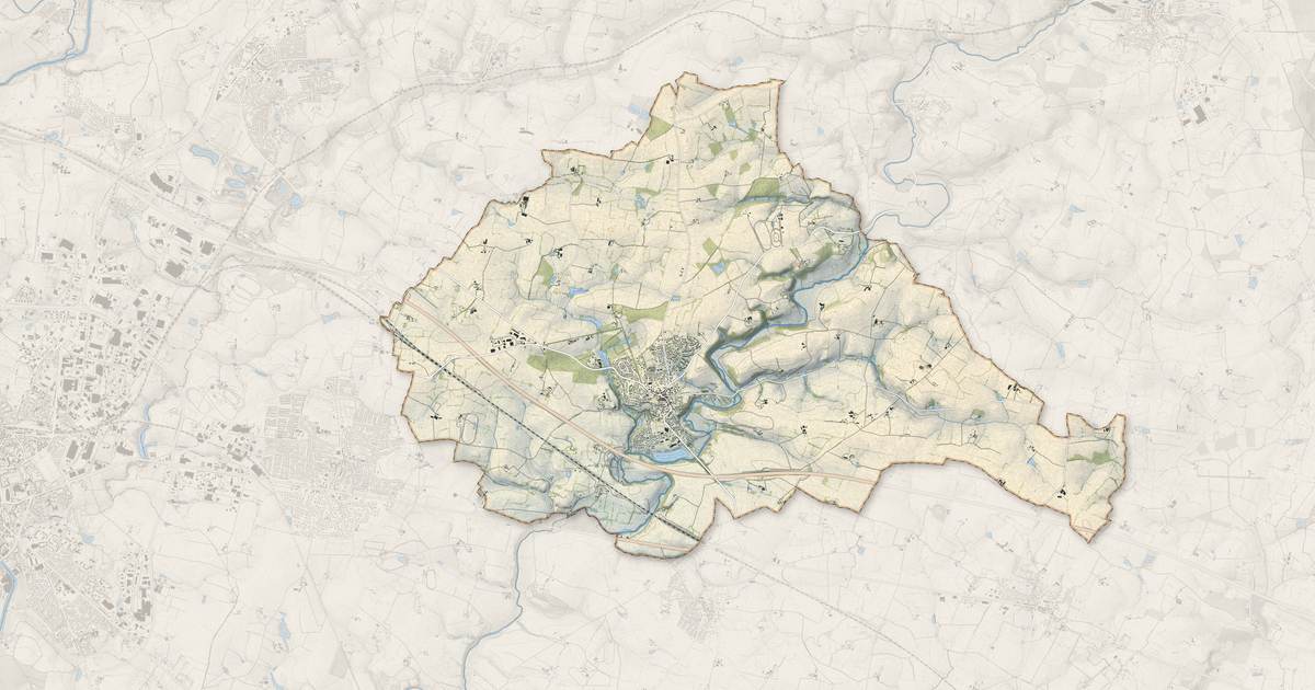 Portrait cartographique de Argentré : relief, eau, forêts, bâti et voies, calculés à partir des données de l'IGN