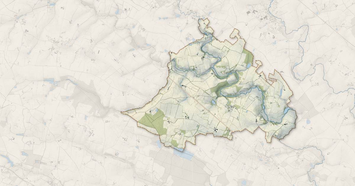 Portrait cartographique de Beaumont-Pied-de-Bœuf : relief, eau, forêts, bâti et voies, calculés à partir des données de l'IGN
