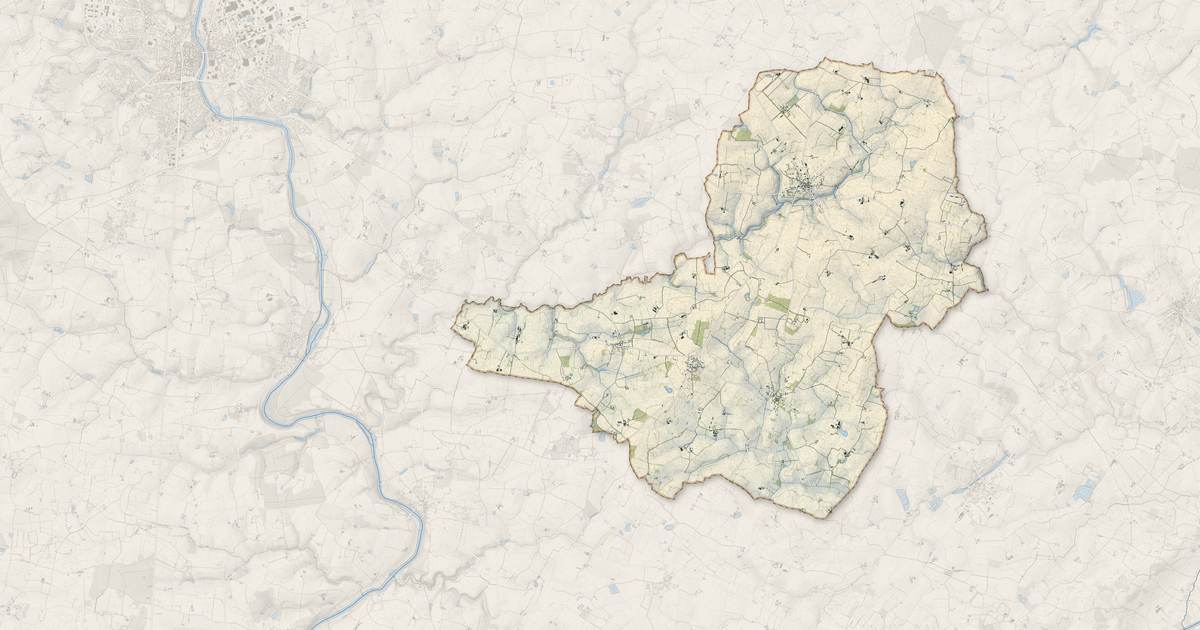 Portrait cartographique de Bierné-les-Villages : relief, eau, forêts, bâti et voies, calculés à partir des données de l'IGN