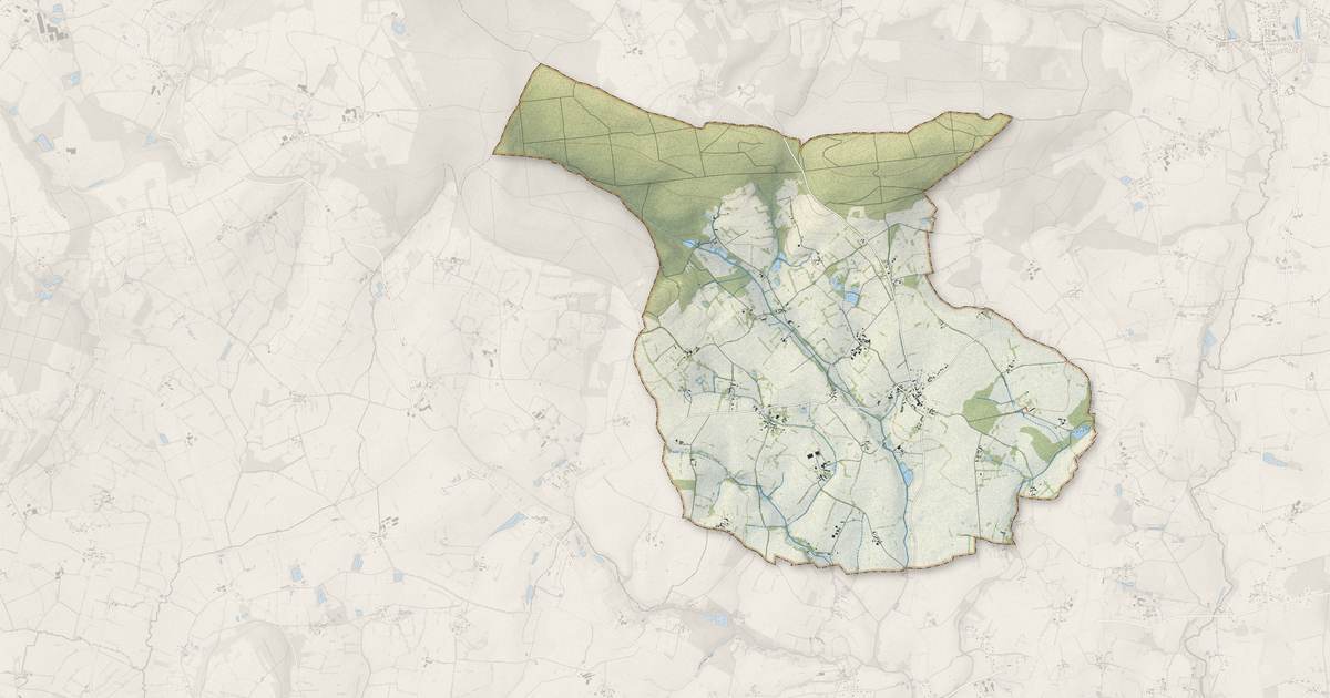 Portrait cartographique de Champfrémont : relief, eau, forêts, bâti et voies, calculés à partir des données de l'IGN