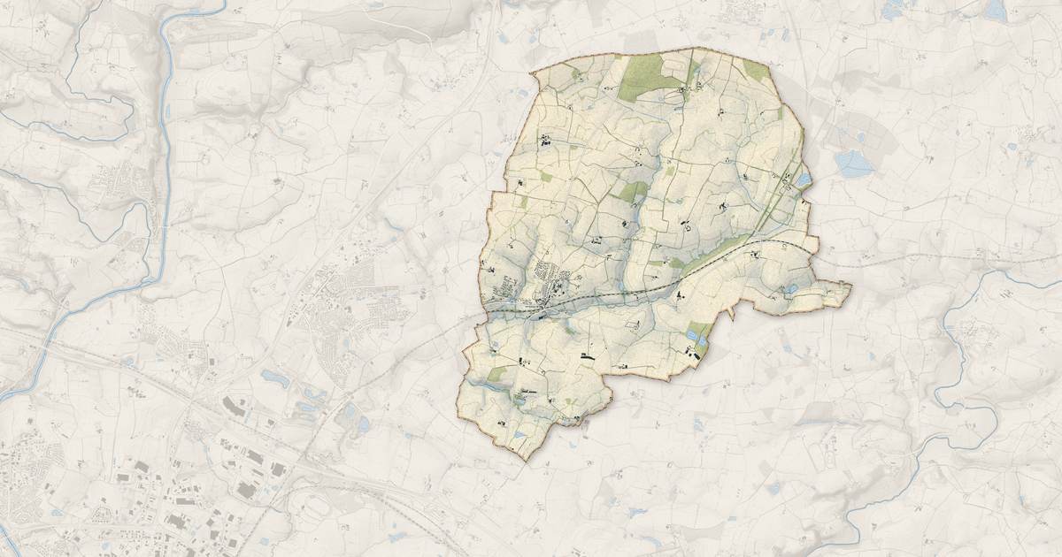 Portrait cartographique de La Chapelle-Anthenaise : relief, eau, forêts, bâti et voies, calculés à partir des données de l'IGN