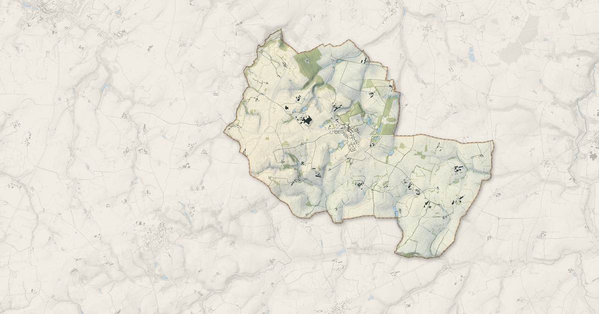 Portrait cartographique de Charchigné : relief, eau, forêts, bâti et voies, calculés à partir des données de l'IGN