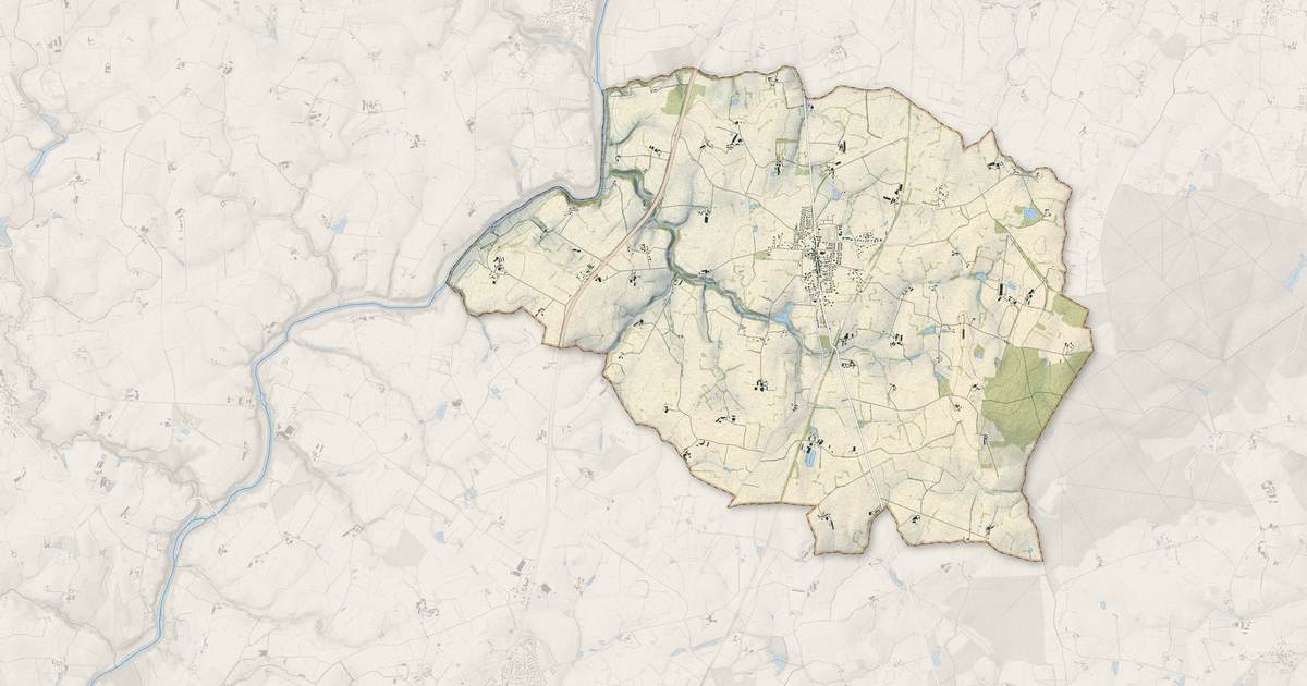 Portrait cartographique de Commer : relief, eau, forêts, bâti et voies, calculés à partir des données de l'IGN
