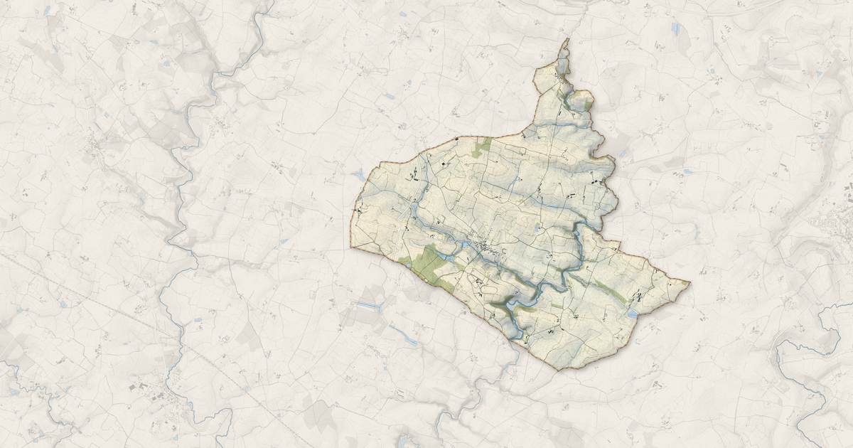 Portrait cartographique de Cossé-en-Champagne : relief, eau, forêts, bâti et voies, calculés à partir des données de l'IGN