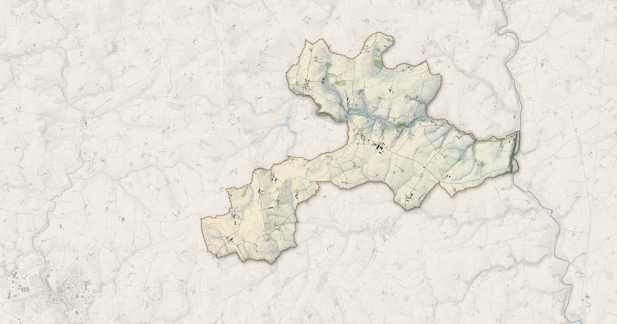 Portrait cartographique de Couesmes-Vaucé : relief, eau, forêts, bâti et voies, calculés à partir des données de l'IGN