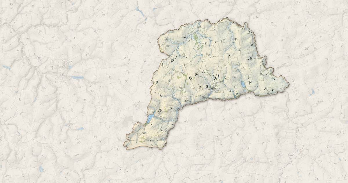 Portrait cartographique de Désertines : relief, eau, forêts, bâti et voies, calculés à partir des données de l'IGN