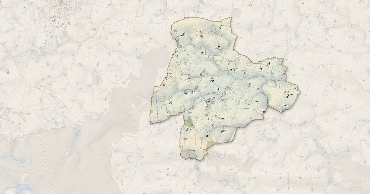 Portrait cartographique de Fontaine-Couverte : relief, eau, forêts, bâti et voies, calculés à partir des données de l'IGN