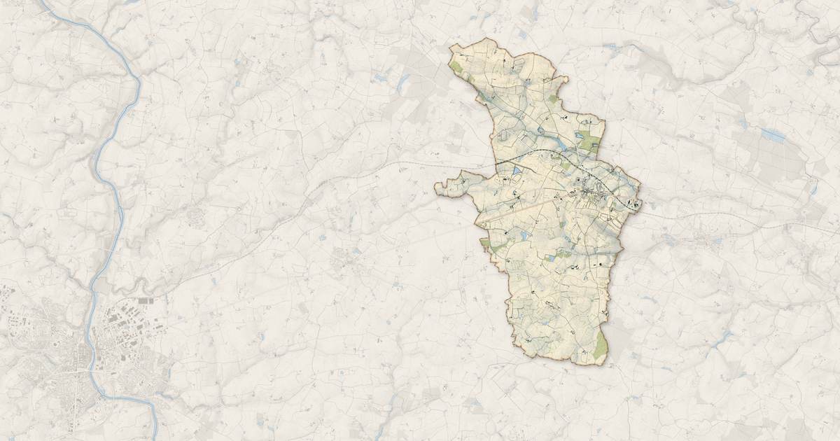 Portrait cartographique de Grez-en-Bouère : relief, eau, forêts, bâti et voies, calculés à partir des données de l'IGN