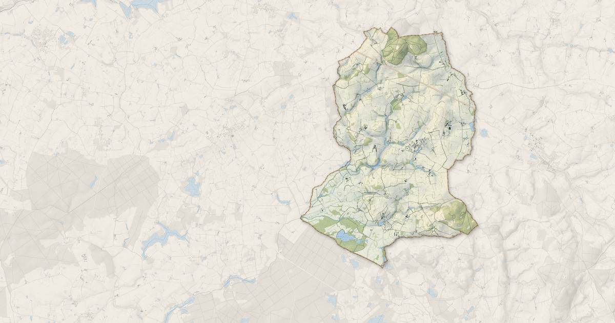 Portrait cartographique de Hambers : relief, eau, forêts, bâti et voies, calculés à partir des données de l'IGN