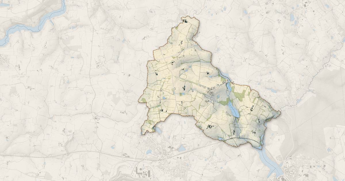 Portrait cartographique de Launay-Villiers : relief, eau, forêts, bâti et voies, calculés à partir des données de l'IGN