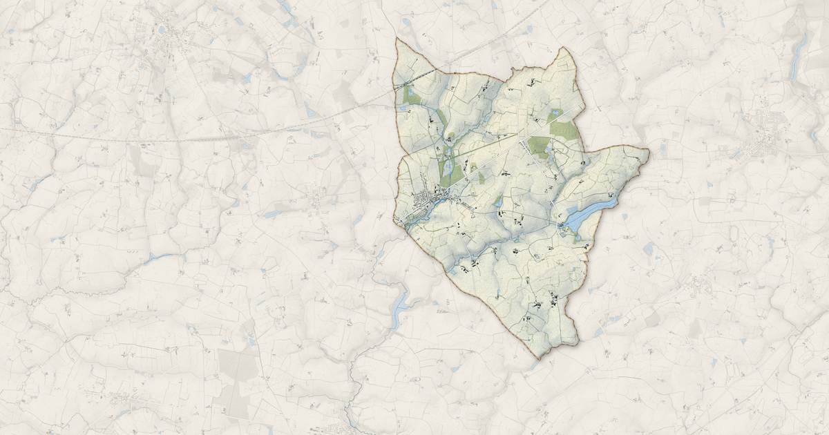Portrait cartographique de Montjean : relief, eau, forêts, bâti et voies, calculés à partir des données de l'IGN