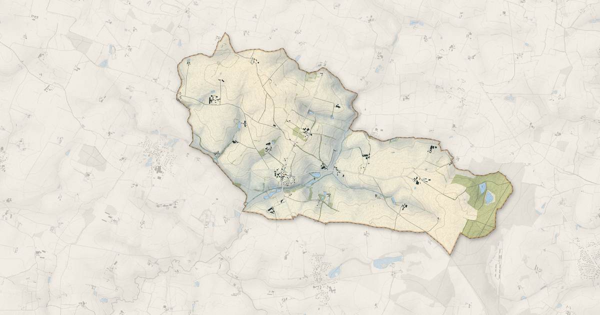 Portrait cartographique de Peuton : relief, eau, forêts, bâti et voies, calculés à partir des données de l'IGN