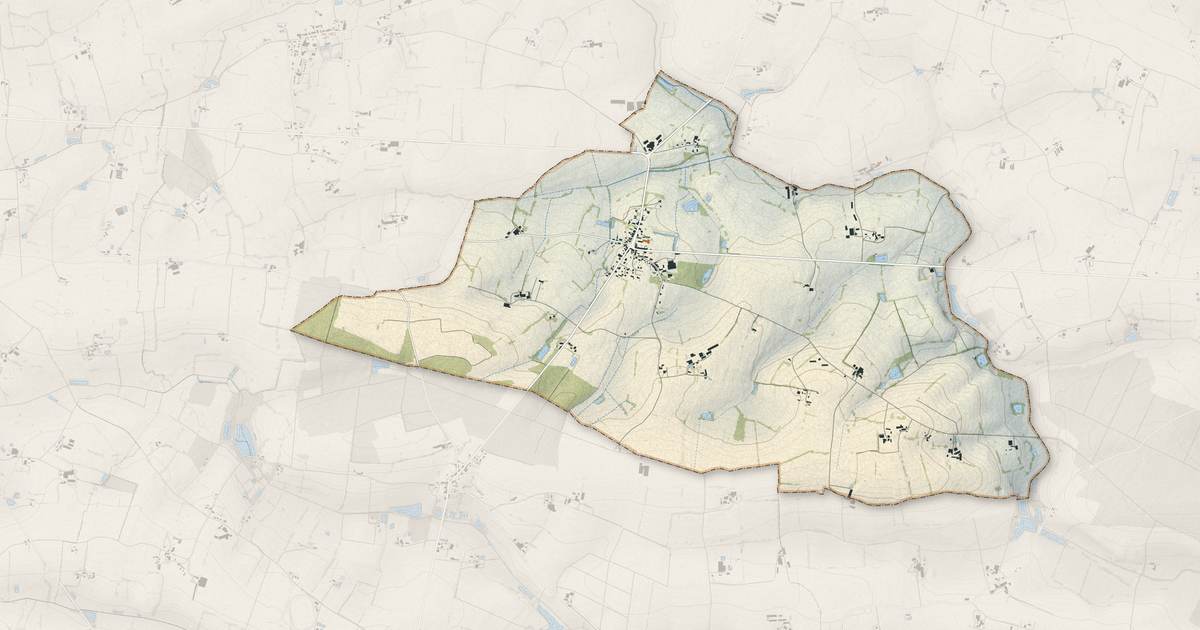 Portrait cartographique de La Roë : relief, eau, forêts, bâti et voies, calculés à partir des données de l'IGN