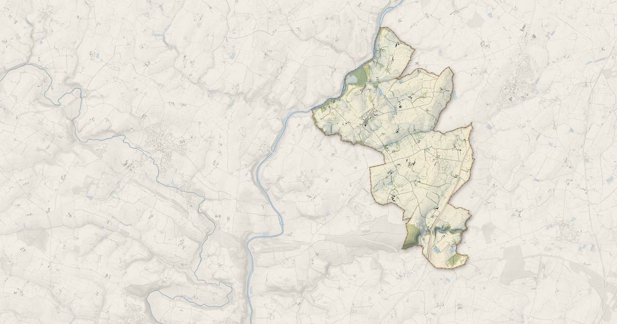 Portrait cartographique de Sacé : relief, eau, forêts, bâti et voies, calculés à partir des données de l'IGN
