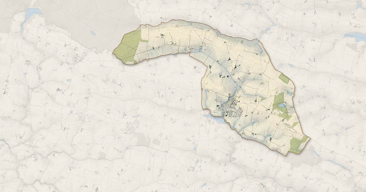 Portrait cartographique de Saint-Aignan-sur-Roë : relief, eau, forêts, bâti et voies, calculés à partir des données de l'IGN