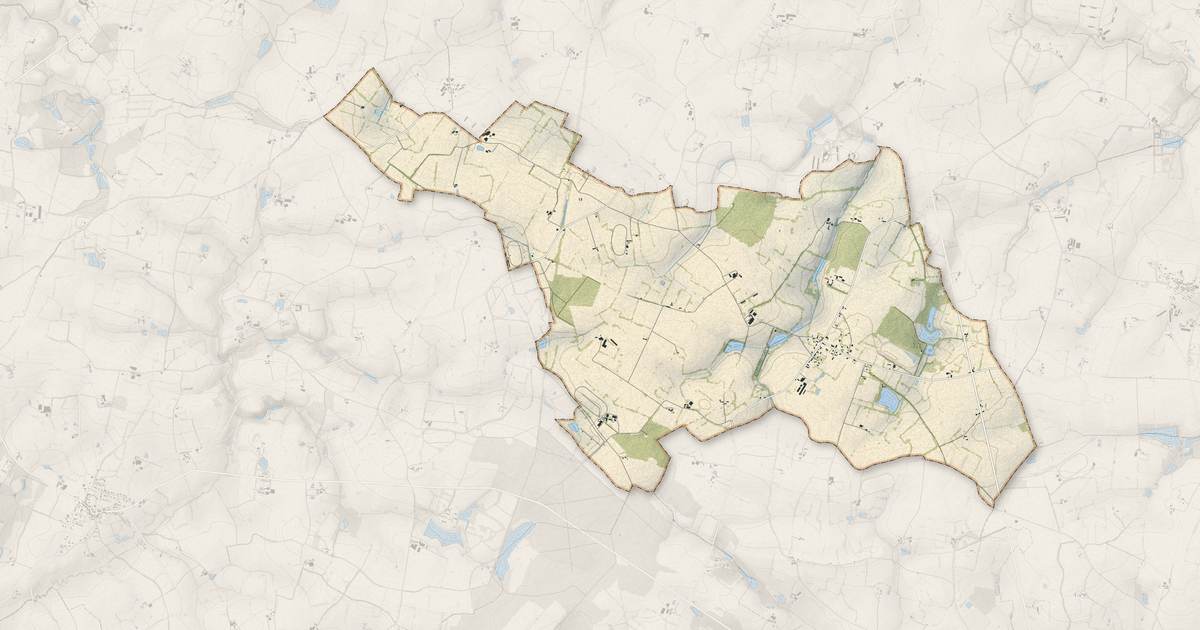Portrait cartographique de Saint-Charles-la-Forêt : relief, eau, forêts, bâti et voies, calculés à partir des données de l'IGN