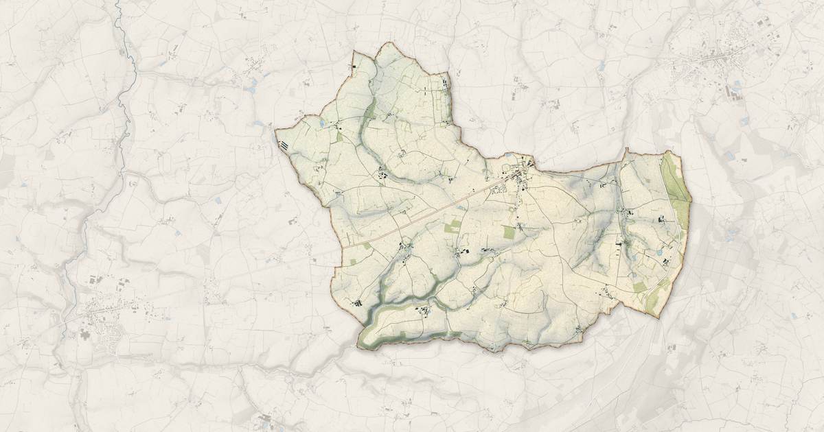 Portrait cartographique de Saint-Cyr-en-Pail : relief, eau, forêts, bâti et voies, calculés à partir des données de l'IGN