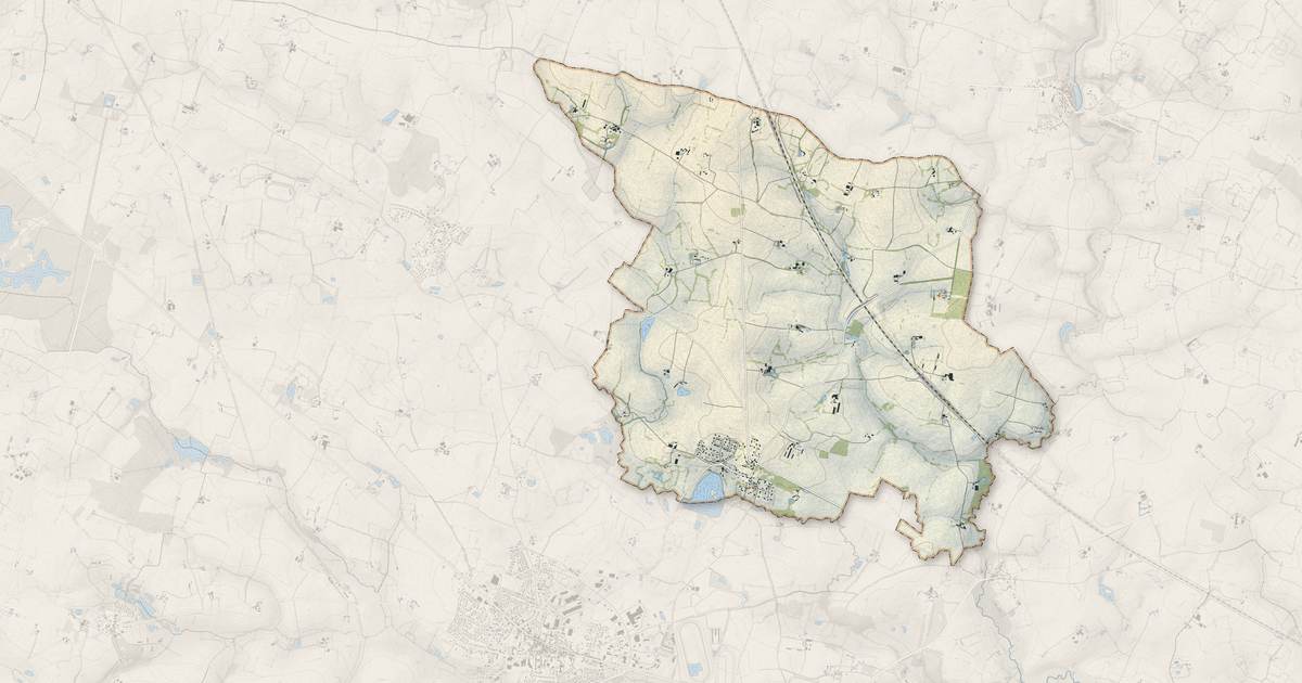 Portrait cartographique de Saint-Denis-du-Maine : relief, eau, forêts, bâti et voies, calculés à partir des données de l'IGN