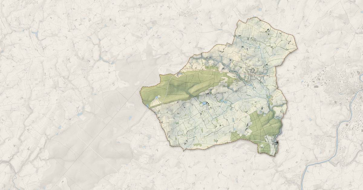 Portrait cartographique de Saint-Georges-Buttavent : relief, eau, forêts, bâti et voies, calculés à partir des données de l'IGN