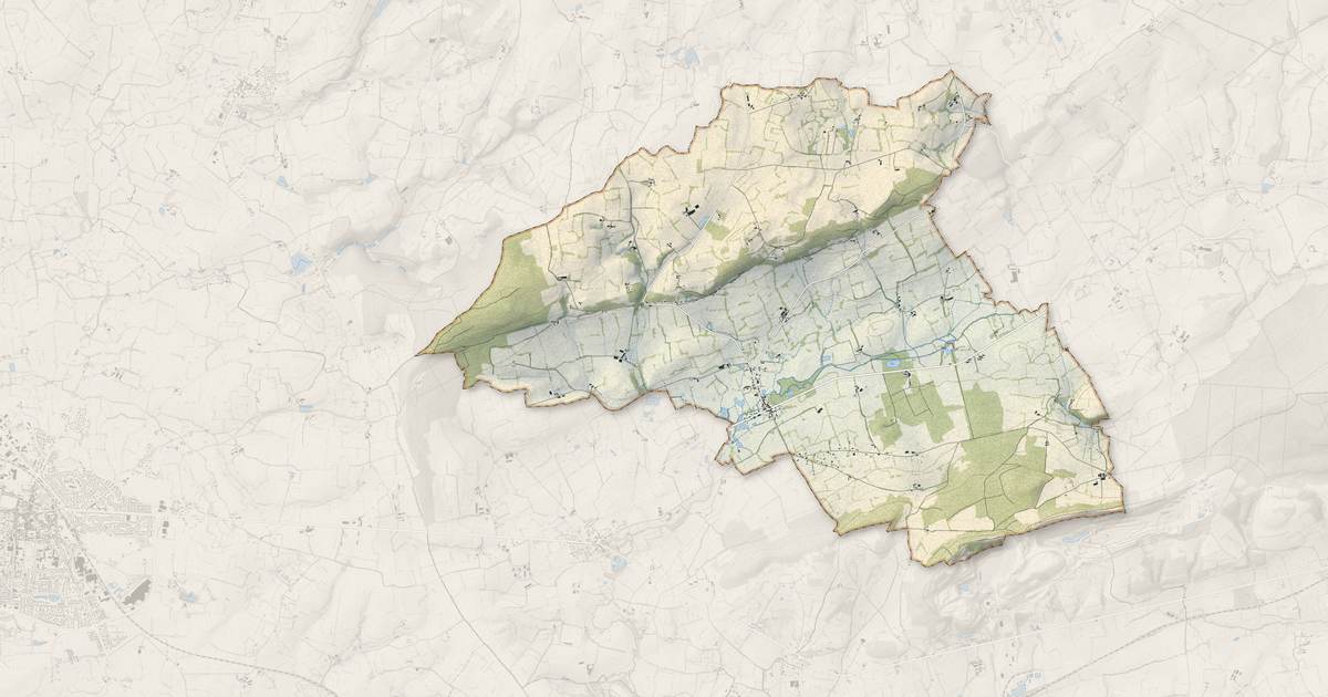 Portrait cartographique de Saint-Georges-sur-Erve : relief, eau, forêts, bâti et voies, calculés à partir des données de l'IGN
