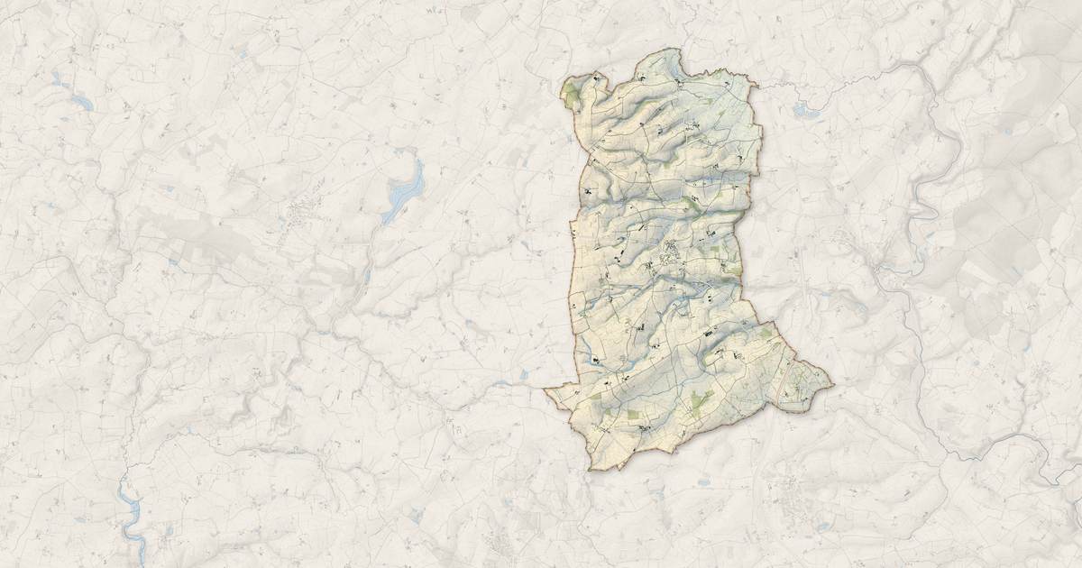 Portrait cartographique de Saint-Hilaire-du-Maine : relief, eau, forêts, bâti et voies, calculés à partir des données de l'IGN