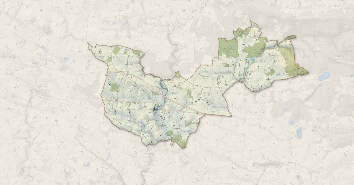Portrait cartographique de Blandouet-Saint Jean : relief, eau, forêts, bâti et voies, calculés à partir des données de l'IGN