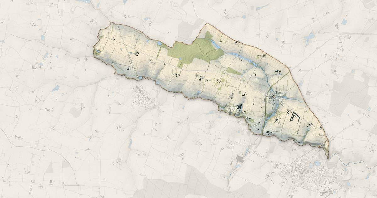 Portrait cartographique de Saint-Saturnin-du-Limet : relief, eau, forêts, bâti et voies, calculés à partir des données de l'IGN