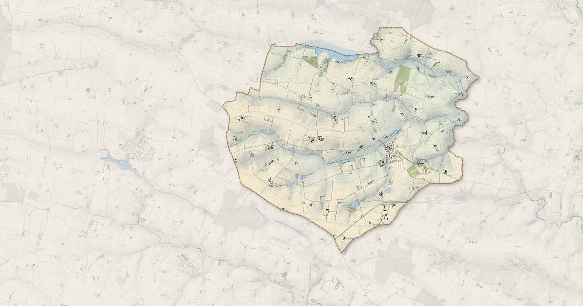 Portrait cartographique de La Selle-Craonnaise : relief, eau, forêts, bâti et voies, calculés à partir des données de l'IGN