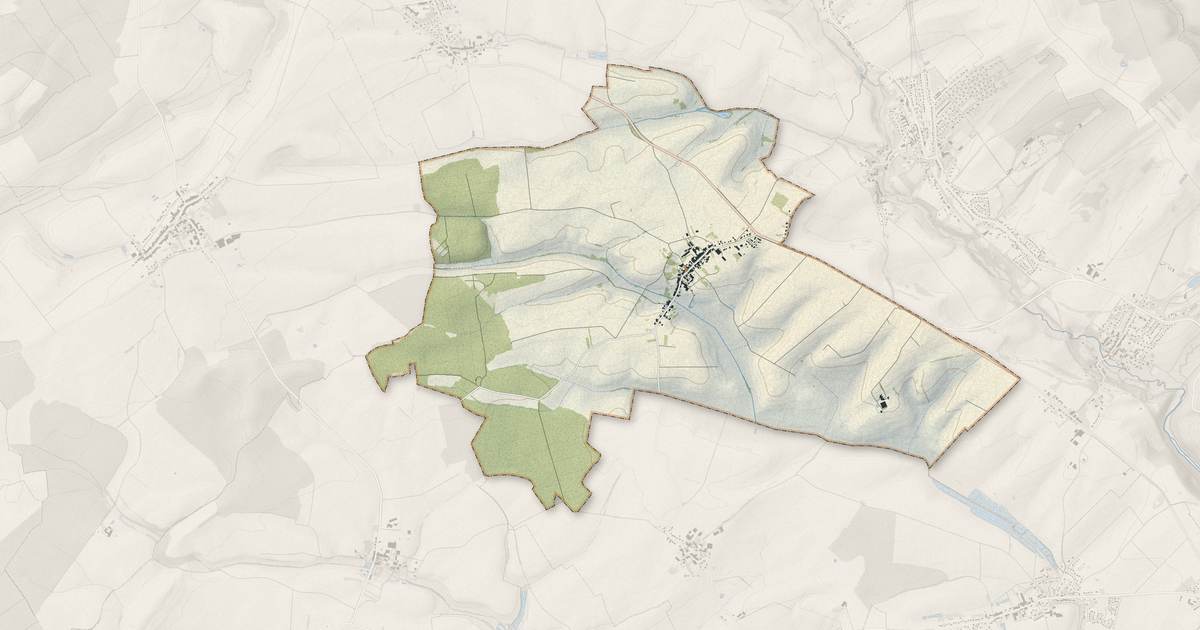 Portrait cartographique de Anoux : relief, eau, forêts, bâti et voies, calculés à partir des données de l'IGN