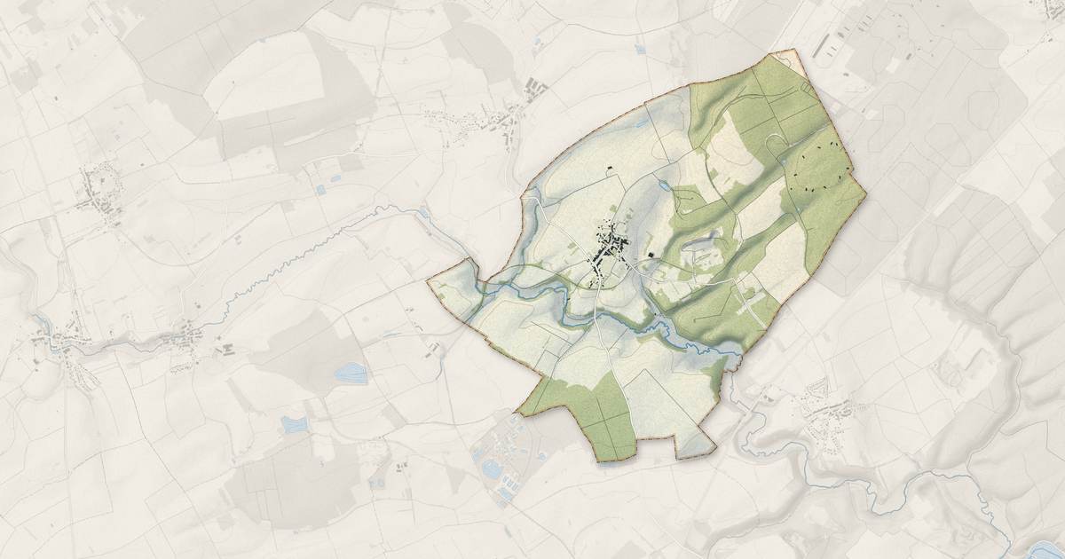 Portrait cartographique de Avrainville : relief, eau, forêts, bâti et voies, calculés à partir des données de l'IGN