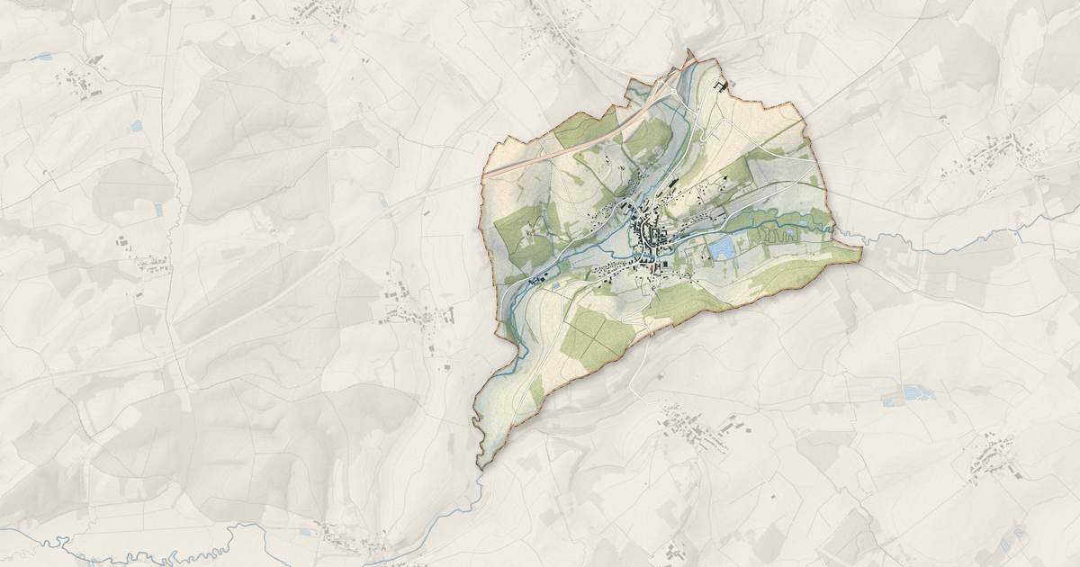 Portrait cartographique de Blâmont : relief, eau, forêts, bâti et voies, calculés à partir des données de l'IGN